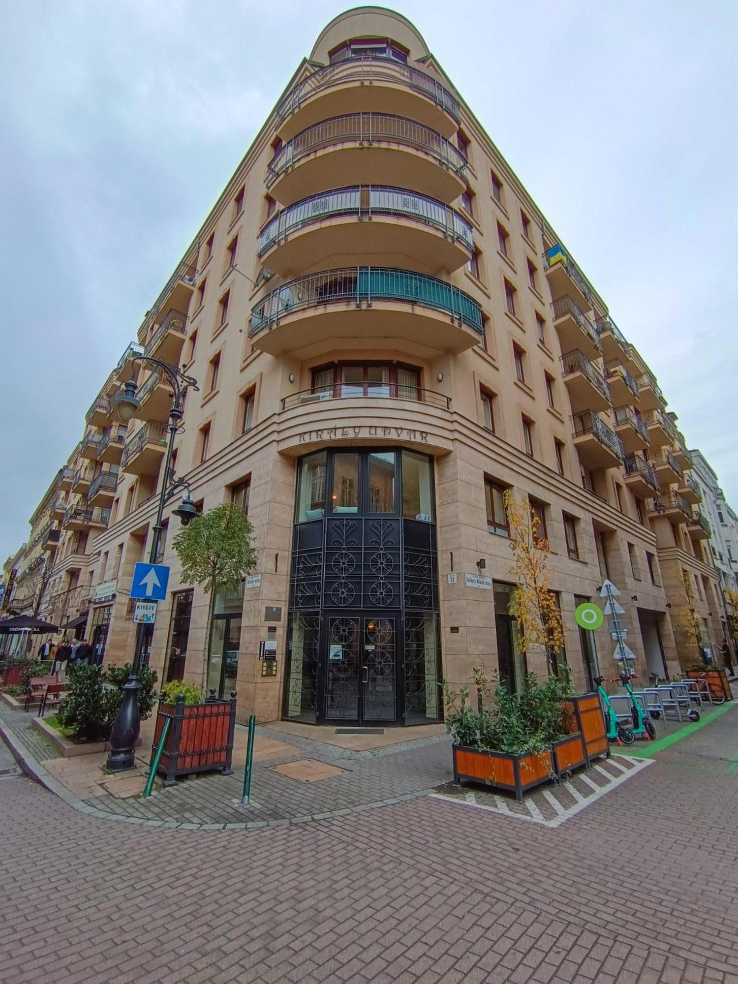 K321 Elitehost Kiraly Apartmán *